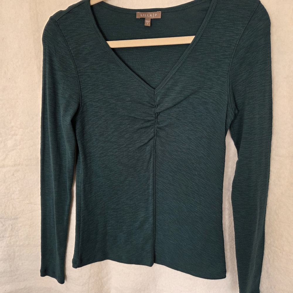 Lilla P Women's Green V-Neck Top